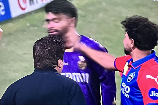 Viral Video Shows Kuldeep Yadav Slapping Rinku Singh Post KKR vs DC Match