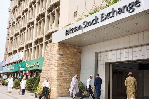 Pakistan Stock Exchange witnesses sharp decline amid growing tensions at LoC  