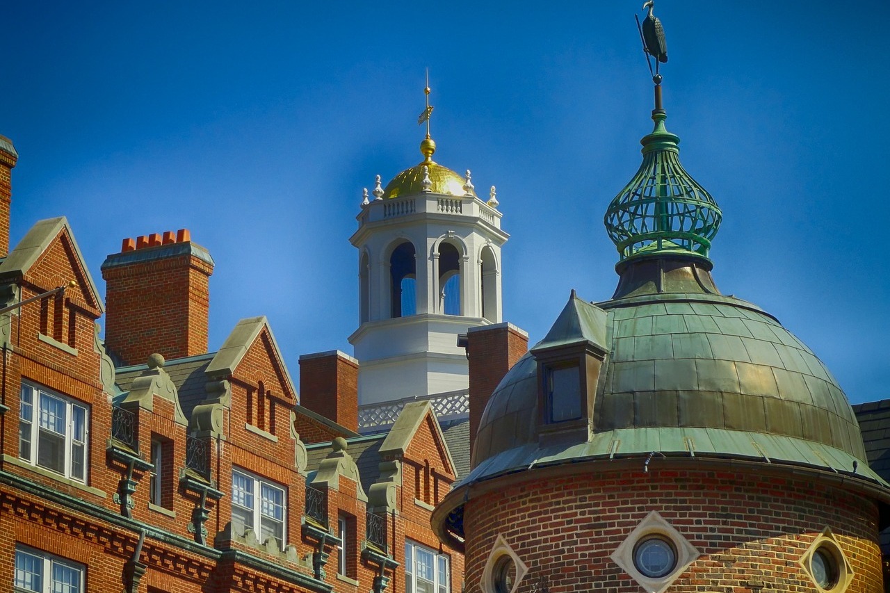 Trump Administration Cuts Off Federal Grants to Harvard