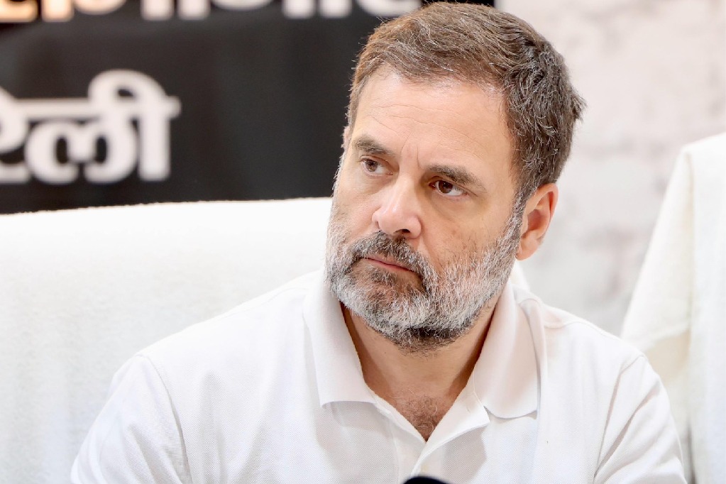 Rahul Gandhi Condoles with Family of Slain Navy Officer