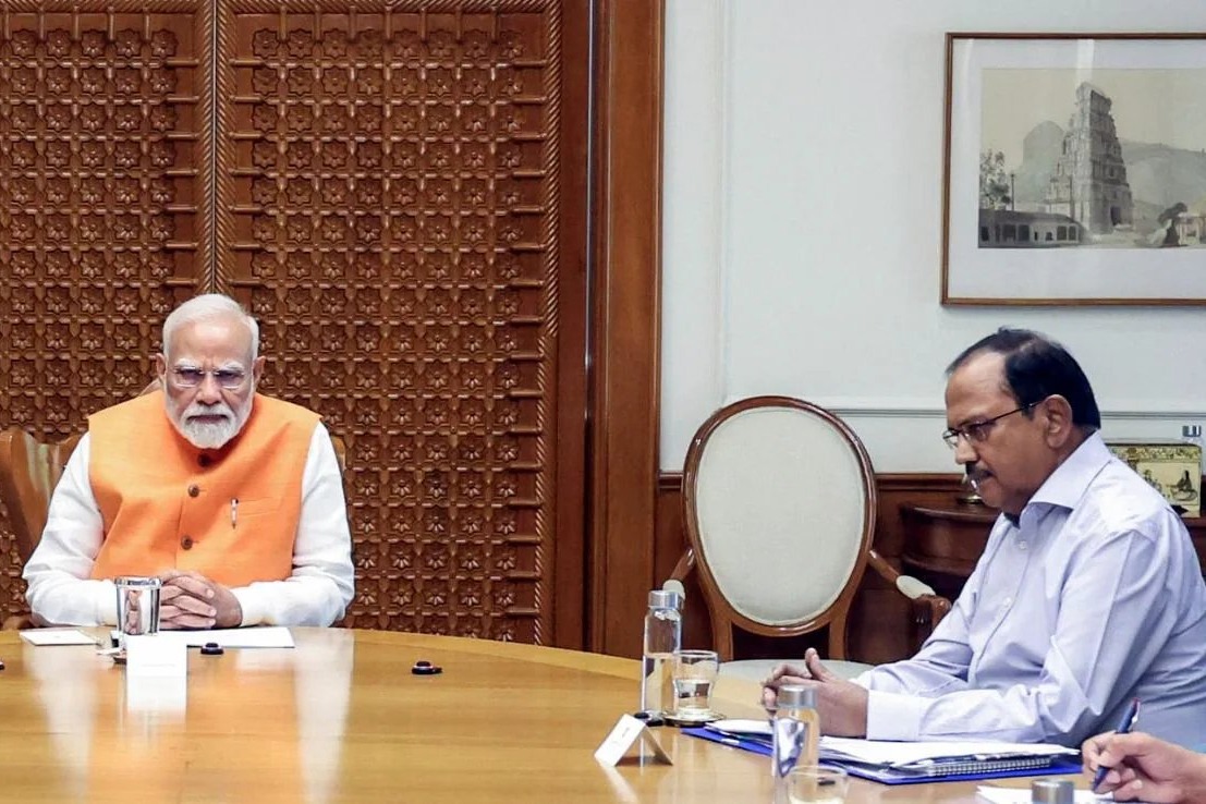 PM Modi Reviews Indias Security Situation After Pulwama like Attack