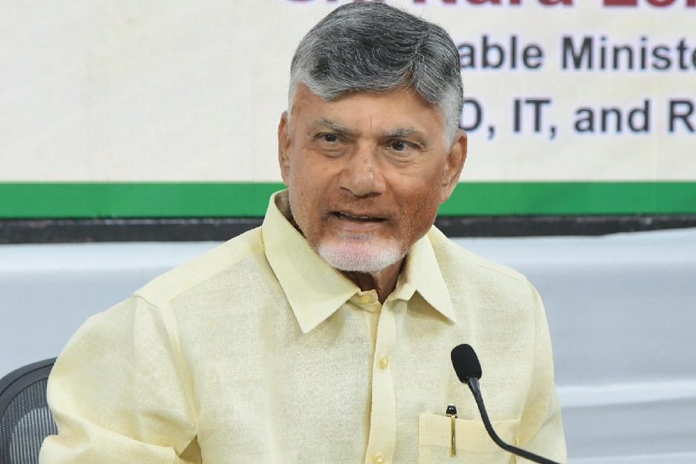 Chandrababu Naidus Uravakonda Visit for Handrineeva Project Inspection