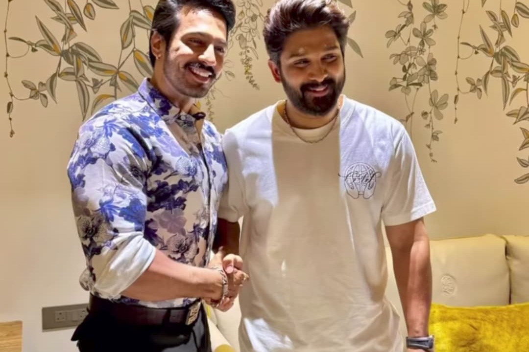 Allu Arjun enjoys 'Romeo S3' trailer with Thakur Anoop Singh