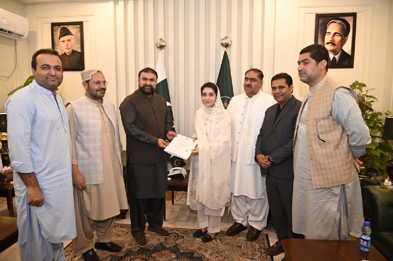 Kashish Chaudhary Sets Record as Hindu Woman Appointed Assistant Commissioner in Pakistan