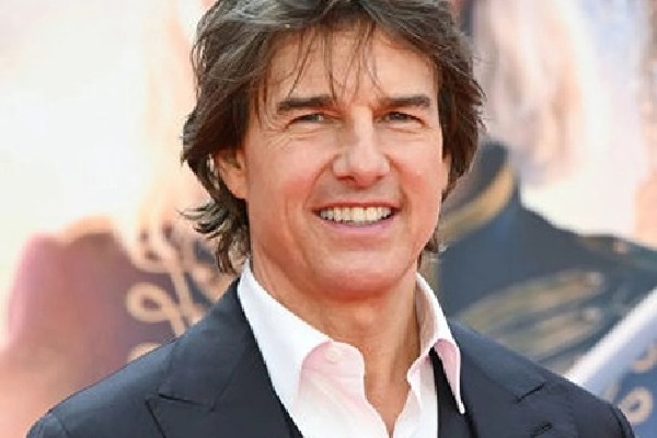 Tom Cruise wants to make a Bollywood movie