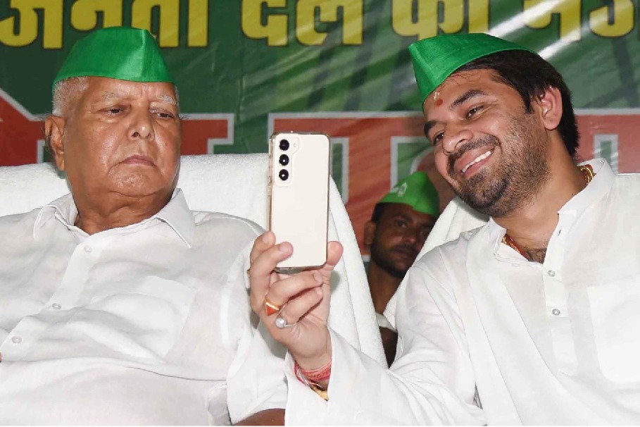 Lalu Prasad Yadav expels son Tej Pratap from RJD for six years for ‘immoral behaviour’ 