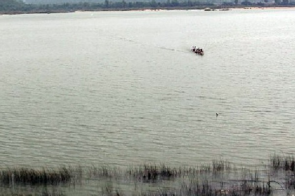 Bodies of three Andhra youths recovered from Godavari, search on for 5 others
