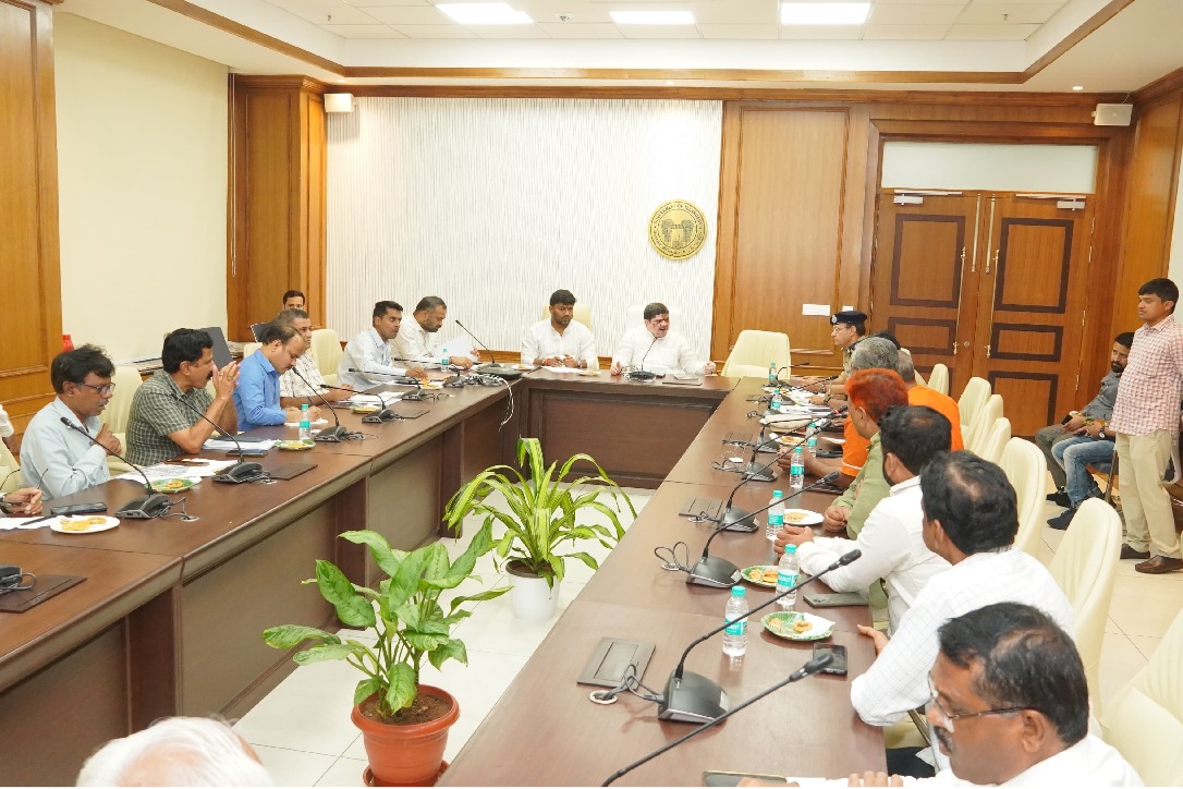 1.5 lakh fingerlings to be supplied for ‘fish prasadam’ in Hyderabad