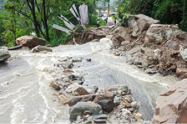 Andhra launches efforts to evacuate Telugus stranded in Sikkim