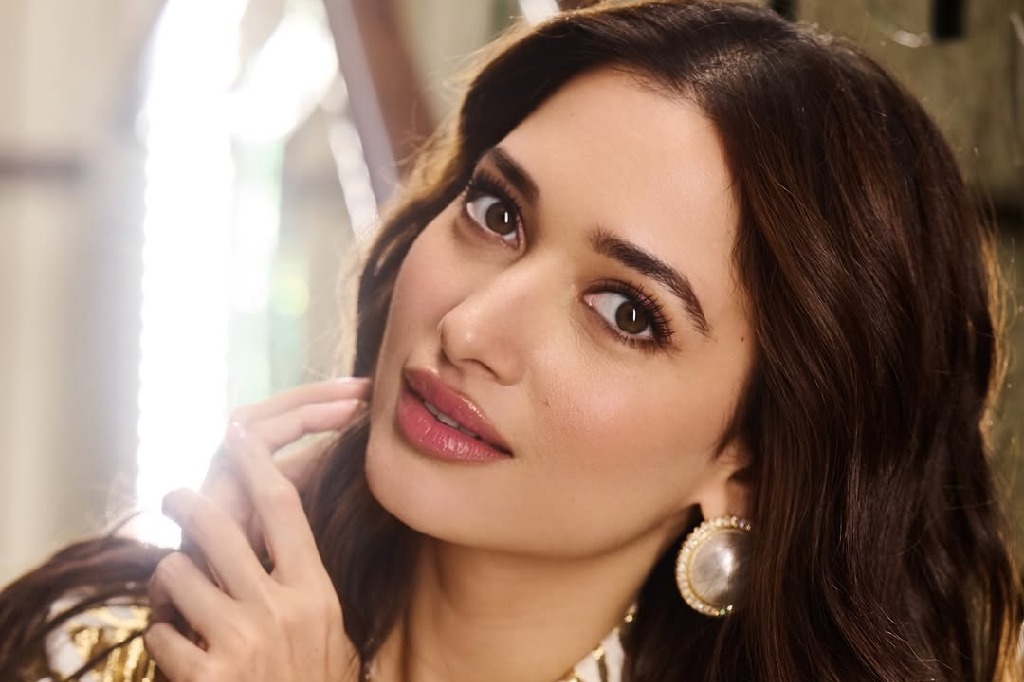 Tamannaah Bhatia & Sidharth Malhotra begin shooting for 'Vvan'