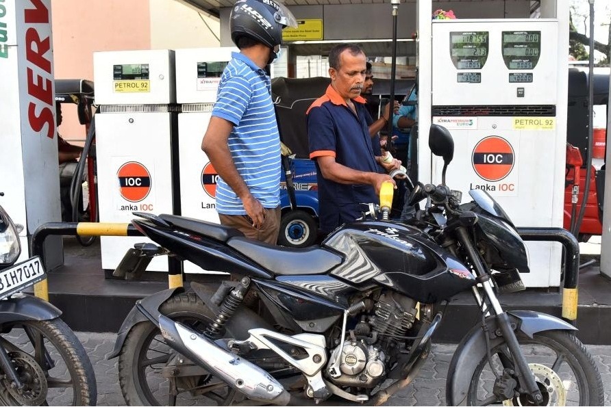 Oil prices continue to surge amid growing Israel-Iran tensions