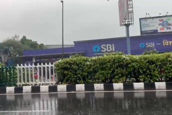 Rains lash Delhi-NCR, residents get relief from scorching heat