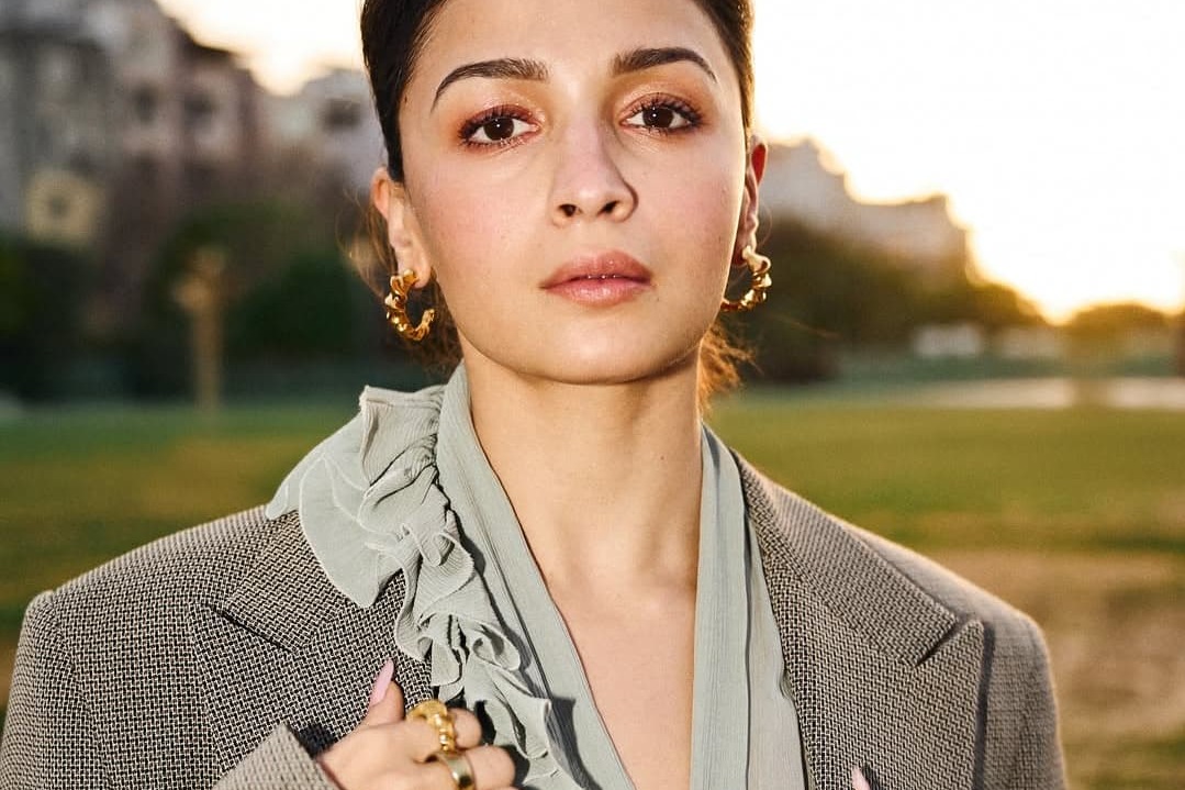 Alia Bhatt says 'take a deep breath, and enjoy a moment of peace' this World Yoga Day