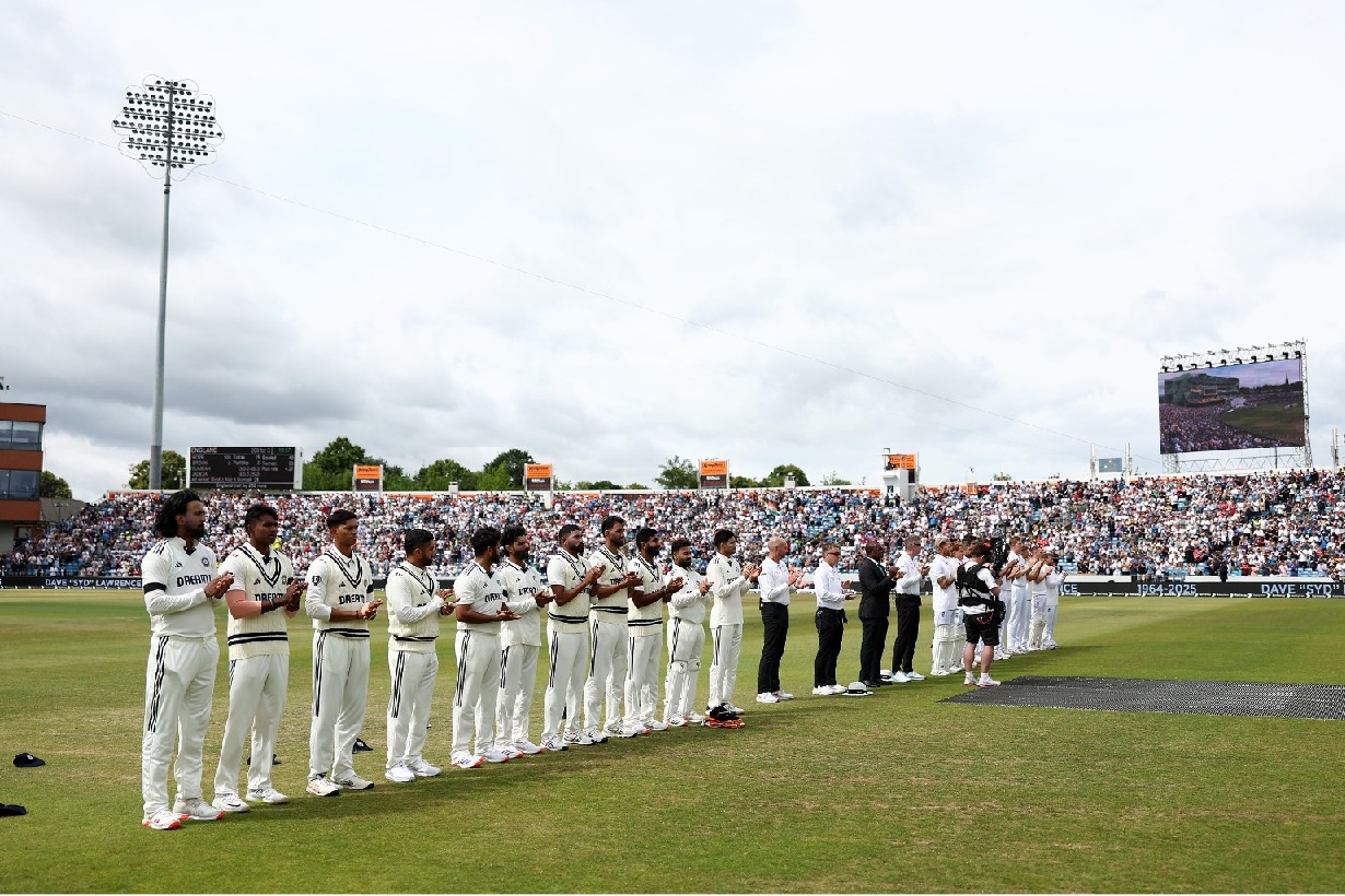 1st Test: India, England players wear black armbands to pay respect to David Lawrence