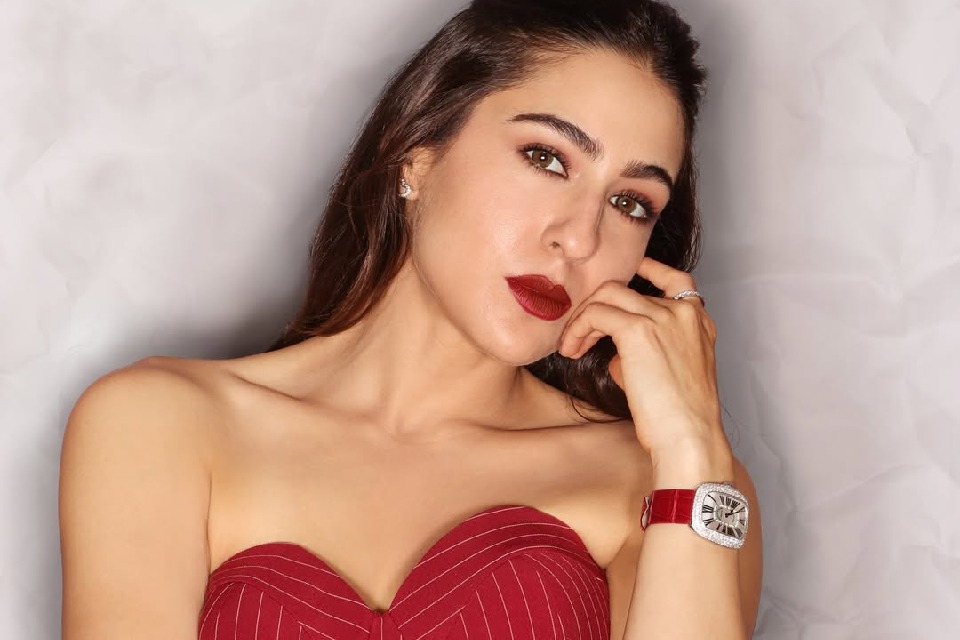 Sara Ali Khan, Aditya Roy Kapur gorge on idly, dosa in Bengaluru