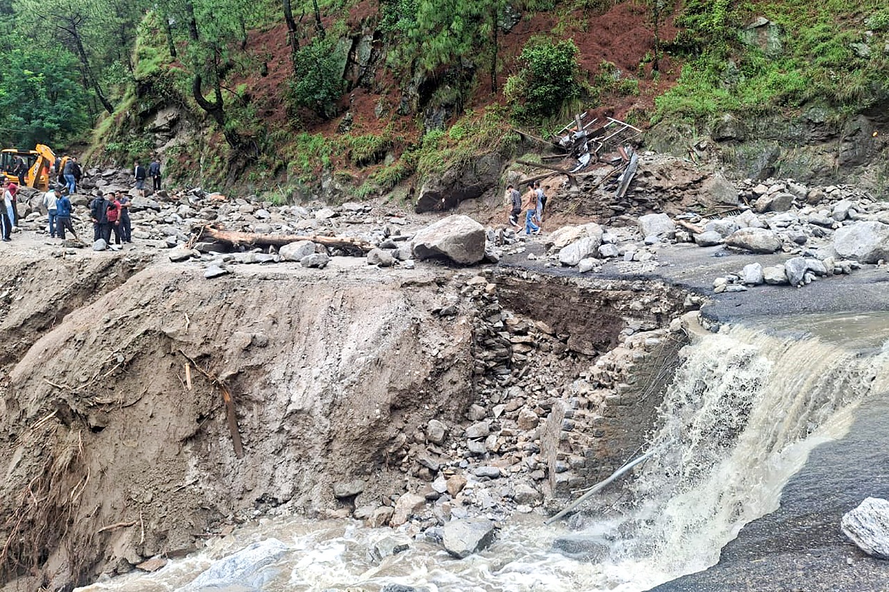Himachal battles monsoon fury: 1 dead, several missing in Mandi after cloudbursts and landslides