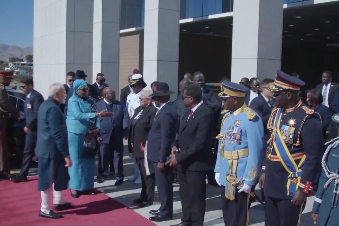 PM Modi accorded 21-gun salute during ceremonial welcome in Namibia