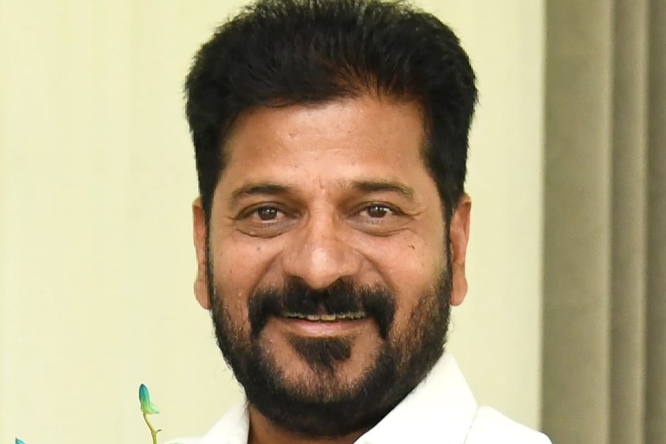 Telangana: Revanth Reddy dares KCR to debate on river waters