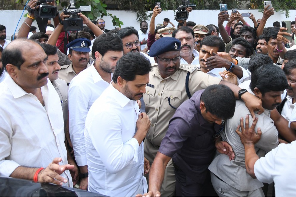 Jagan slams Naidu govt; accuses it of repression of farmers