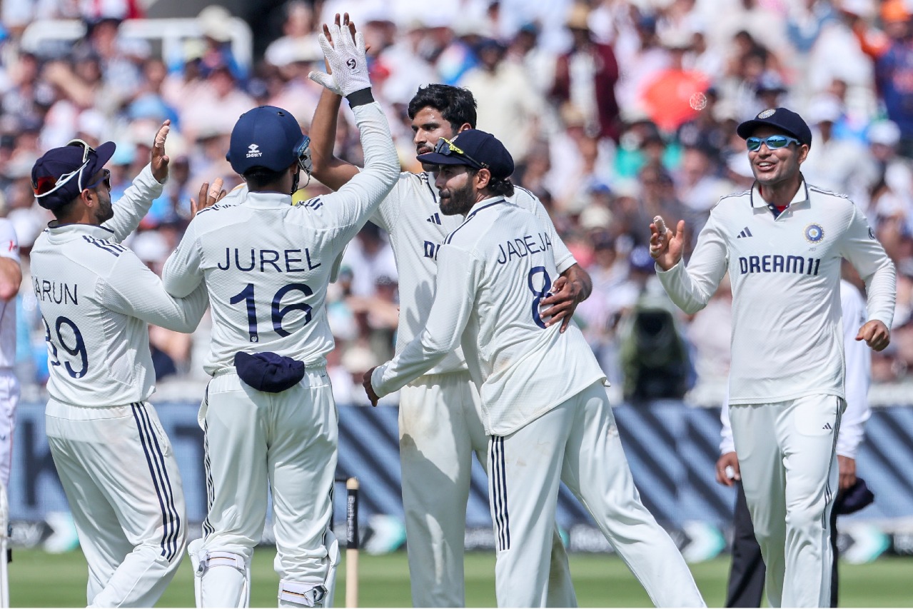 3rd Test: Washington takes 4-22, India need 193 to win and go 2-1 up in the series