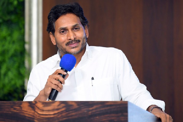 Jagan favours English as medium of instruction across India