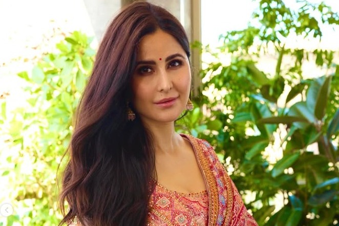 Priyanka Chopra, Kareena Kapoor & others from Bollywood wish Katrina Kaif on her 42nd birthday