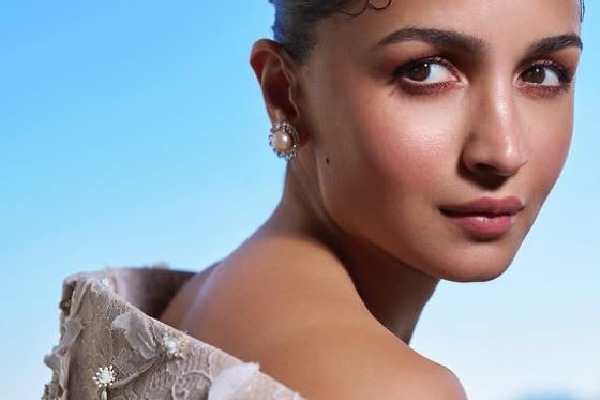 ‘Stars are born’, says Alia Bhatt on stupendous opening of ‘Saiyaara’