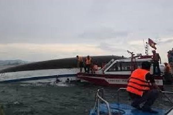 Death toll rises to 37 after cruise ship capsizes in Vietnam’s Ha Long Bay