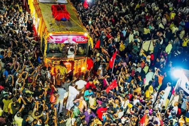 Sea of mourners slows down VS's final journey to Alappuzha