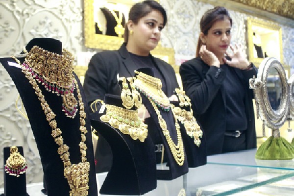 Silver hits record Rs 1.15 lakh per kg, gold crosses Rs 1 lakh mark again