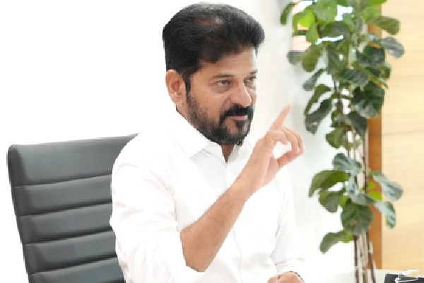 Telangana CM meets Rahul Gandhi, Mallikarjun Kharge on caste survey