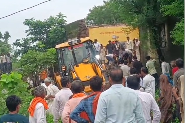 School building collapses in Raj's Jhalawar, many students feared trapped