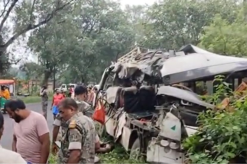 'Extremely tragic', PM Modi condoles loss of lives in Jharkhand's Deoghar road accident