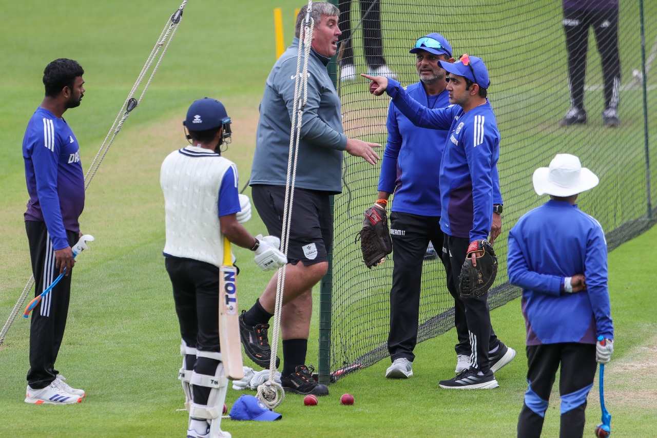 'We have nothing to hide,' says Oval curator Lee Fortis after a heated exchange with Gambhir (Ld)