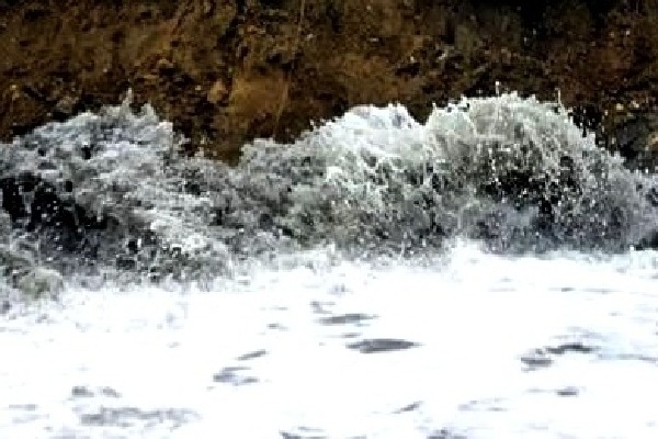 Tsunami warnings issued across Pacific after massive 8.7 earthquake hits Russia