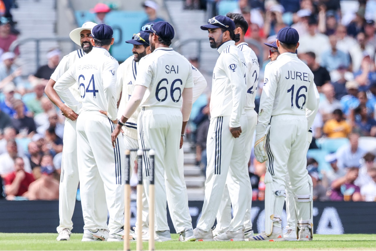 5th Test: India needs to stick to line and length and build pressure at both ends, says Shastri