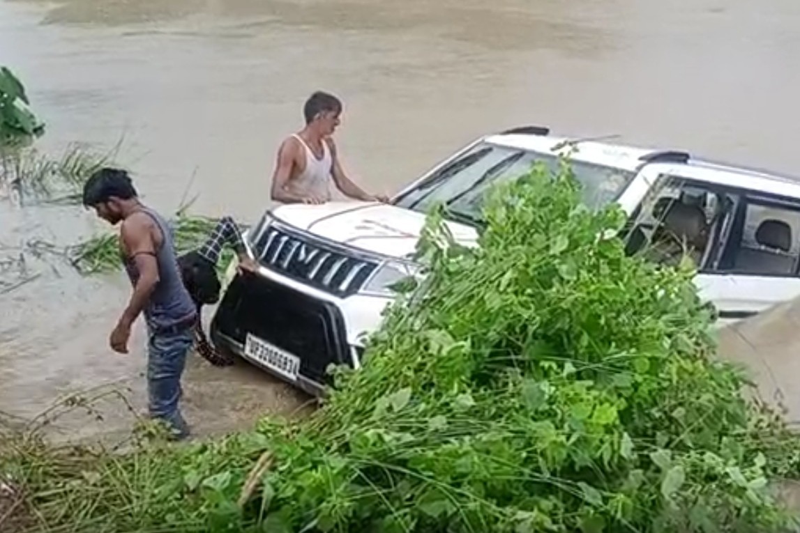 PM Modi condoles loss of lives in Gonda accident, announces Rs 2 lakh ex gratia