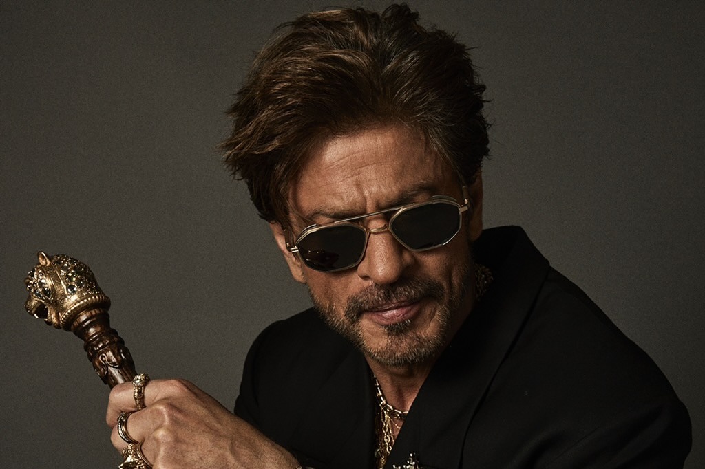 SRK thanks Shashi Tharoor in politician's inimitable style