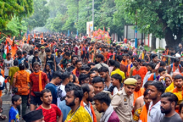 Devotees flock to Shiva temples across India on last Monday of Sawan