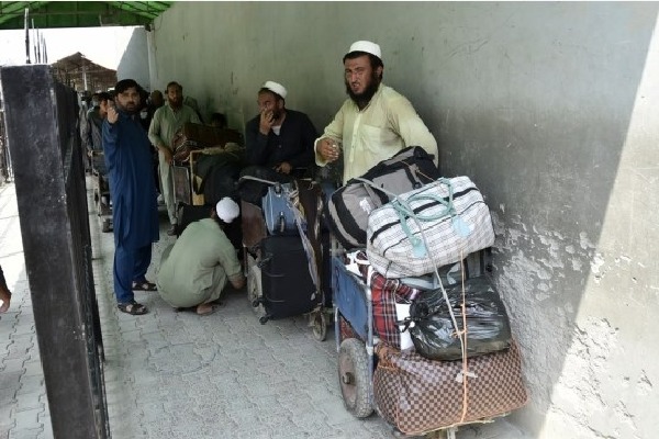 Deported Afghans from Pakistan and Iran urge Taliban to facilitate relocation