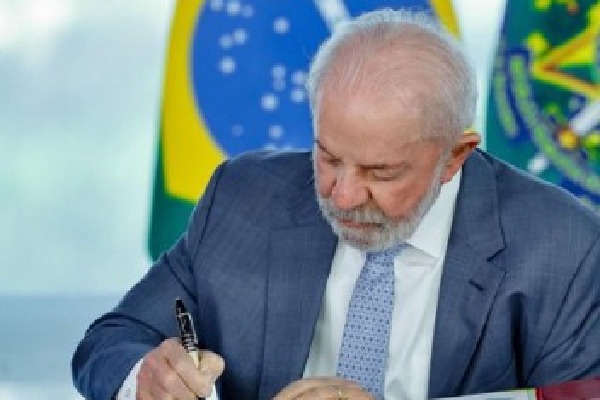 Brazil to challenge US tariffs at WTO, mulls relief package