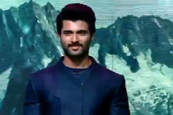 Actor Vijay Deverakonda appears before ED in betting apps case