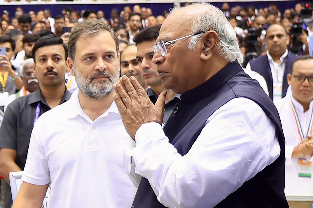 Rahul, Kharge seek Presidential assent for Telangana Backward Class quota Bills