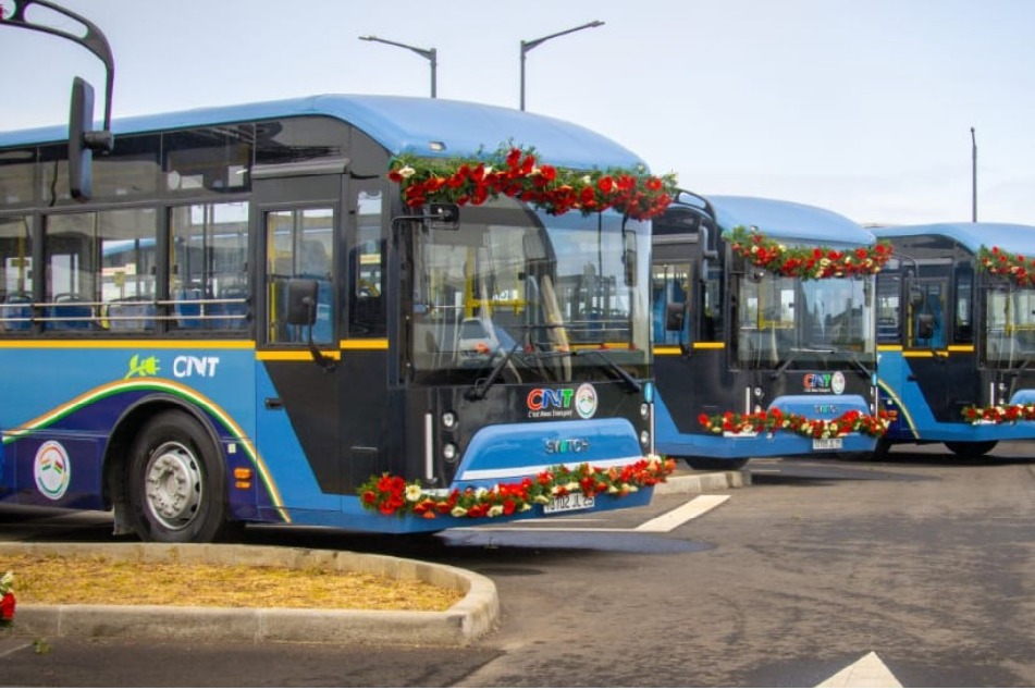 India hands over first batch of 10 electric buses to Mauritius