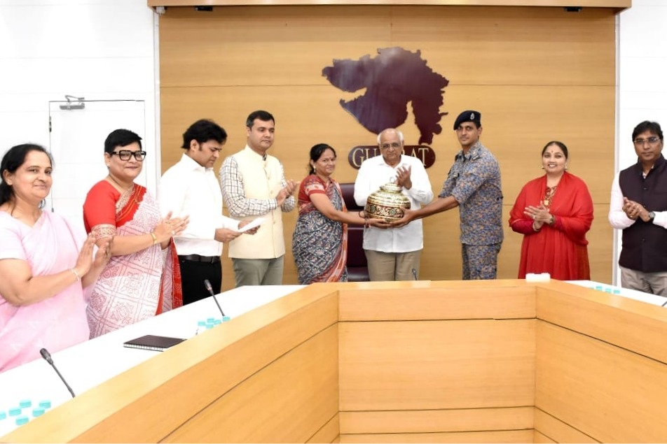 Over 3.5 lakh Rakhis made by Gujarat’s Anganwadi sisters sent to soldiers