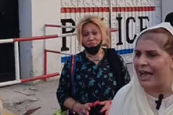 Pakistan: Transgender community holds major protest against rising attacks