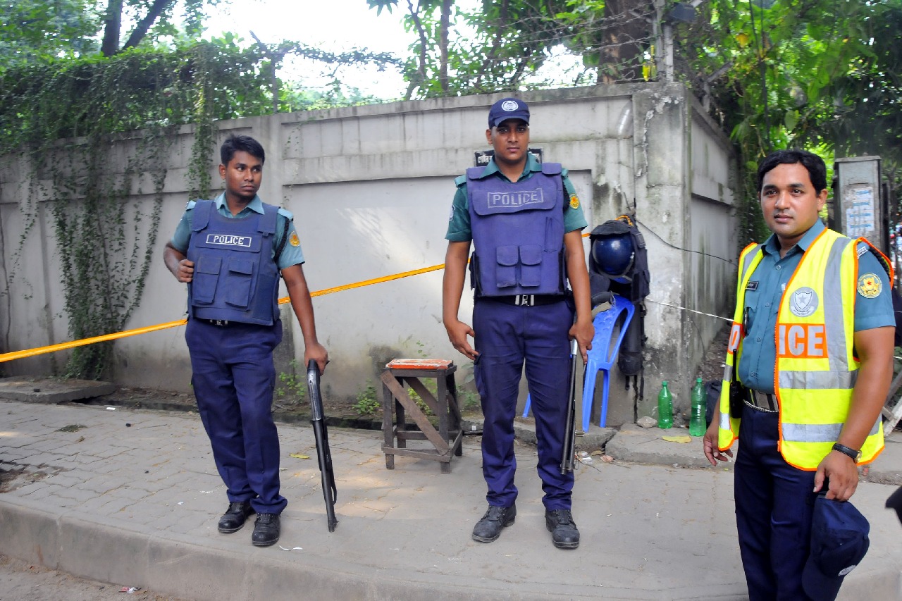 Bangladesh: Journalist killed following live coverage of extortion