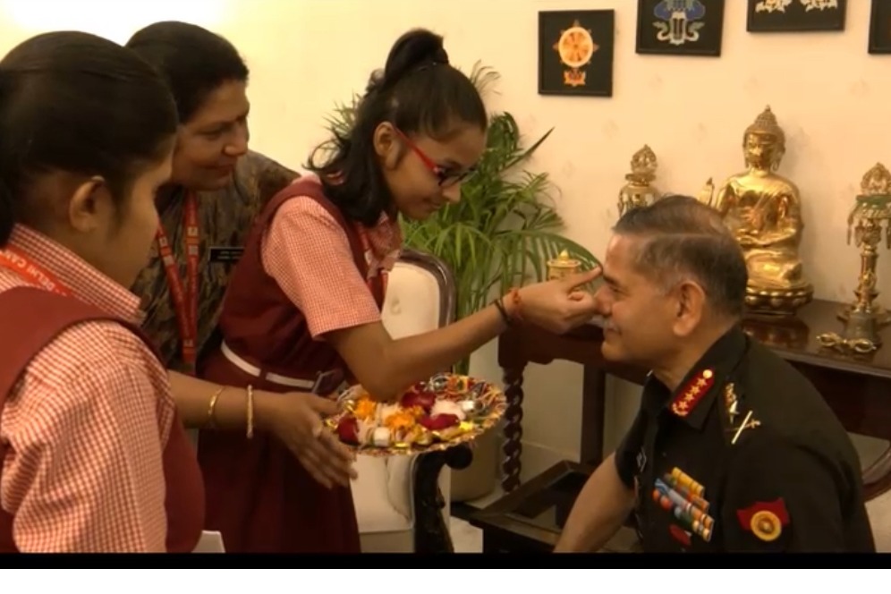 Schoolgirls tie 'rakhi' to Army Chief; military reaffirms its pledge to protect country