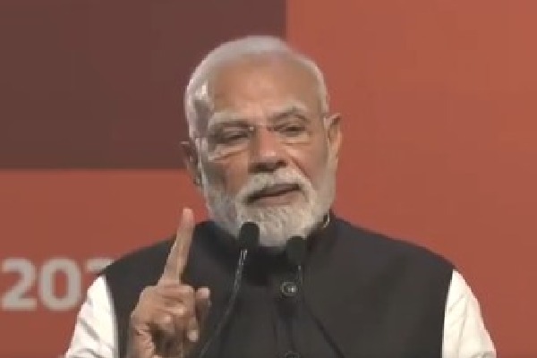 PM Modi asserts India is fastest-growing major economy in the world, counters Trump's 'dead economy' jibe (Ld)