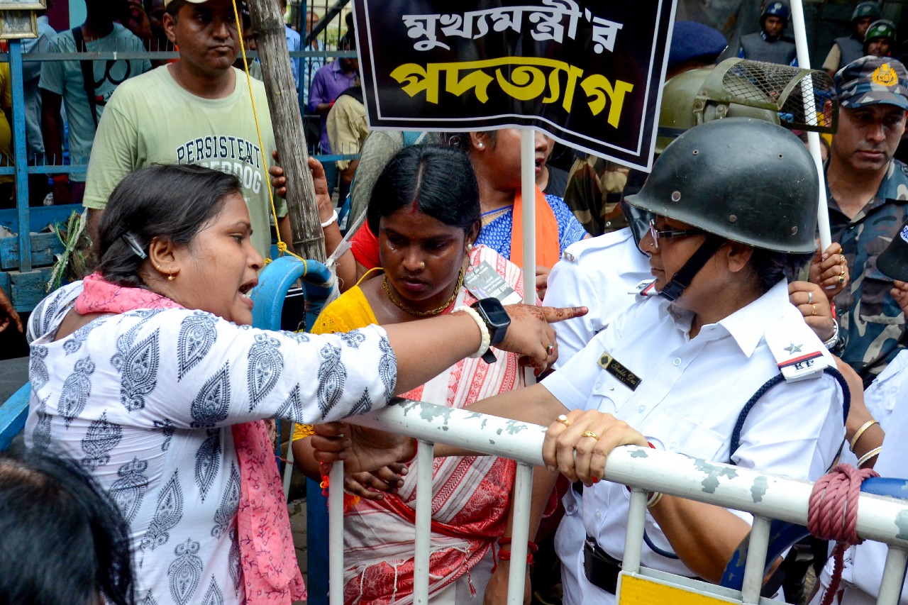 RG Kar rape-murder victim's father says hospital removed 'injury by police action' in wife's medical report